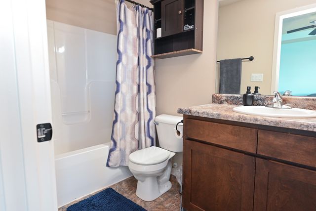 1320 NE 2nd Street, Stuart, IA 50250