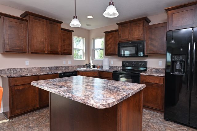 1320 NE 2nd Street, Stuart, IA 50250