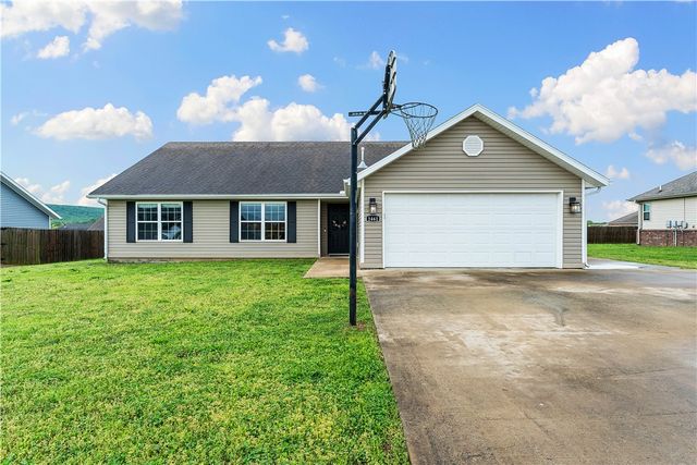 1461 General Parson Drive, Prairie Grove, AR 72753