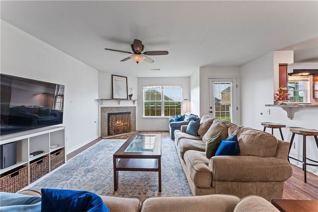 1461 General Parson Drive, Prairie Grove, AR 72753