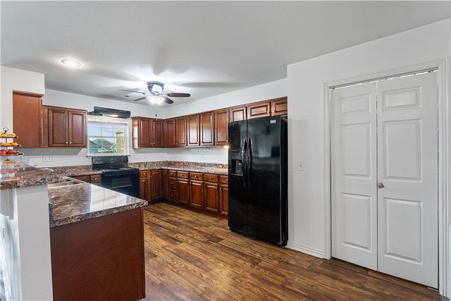 1461 General Parson Drive, Prairie Grove, AR 72753