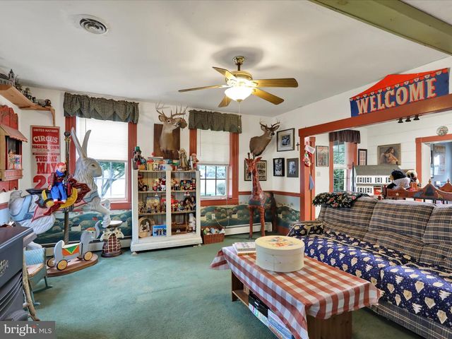 1443 SHUMAKER RD, Manheim, PA 17545