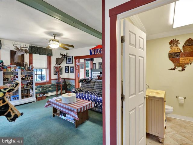 1443 SHUMAKER RD, Manheim, PA 17545