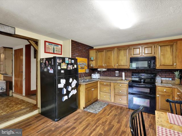 1443 SHUMAKER RD, Manheim, PA 17545