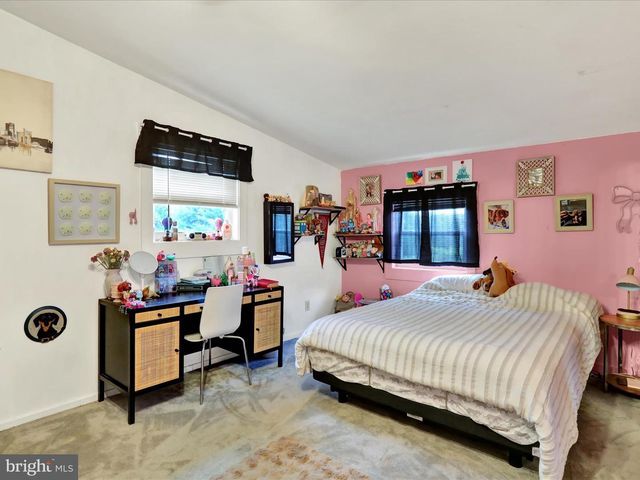 1443 SHUMAKER RD, Manheim, PA 17545
