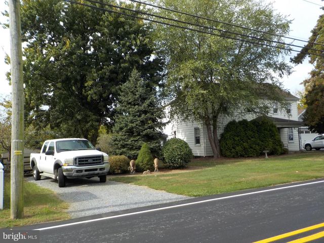1443 SHUMAKER RD, Manheim, PA 17545