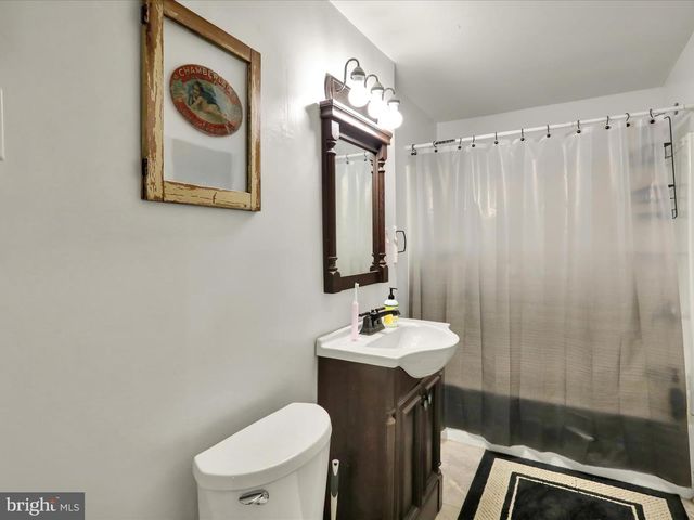 1443 SHUMAKER RD, Manheim, PA 17545