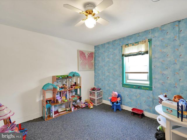 1443 SHUMAKER RD, Manheim, PA 17545