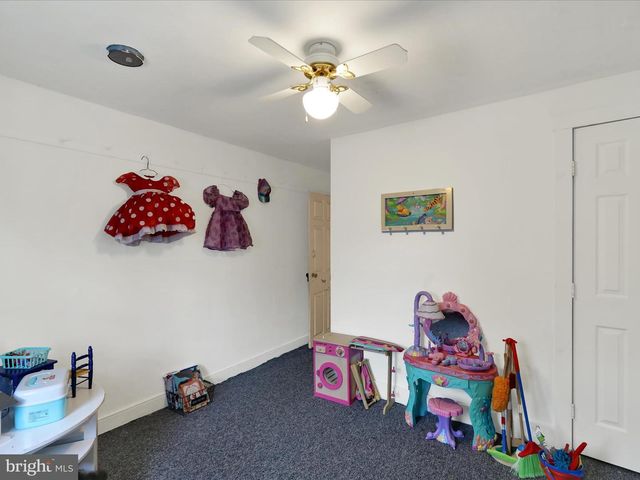 1443 SHUMAKER RD, Manheim, PA 17545