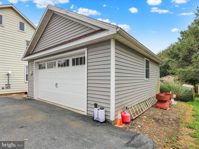 1443 SHUMAKER RD, Manheim, PA 17545