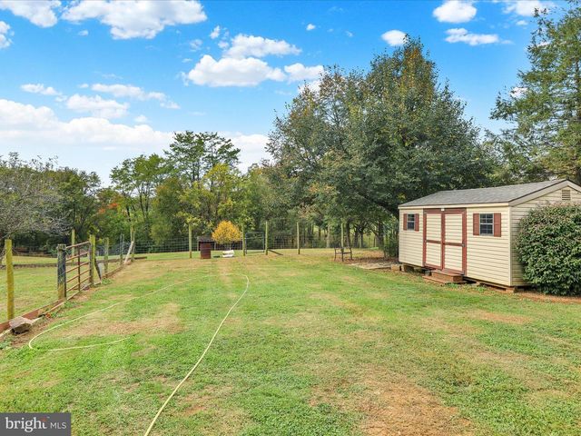 1443 SHUMAKER RD, Manheim, PA 17545