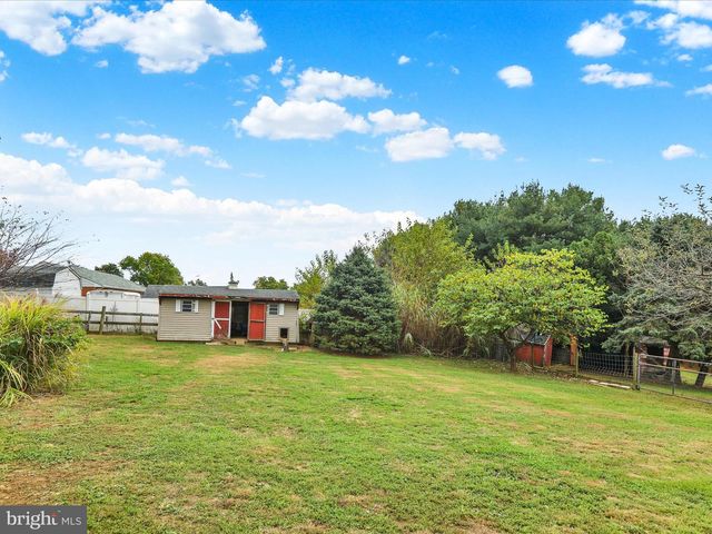 1443 SHUMAKER RD, Manheim, PA 17545