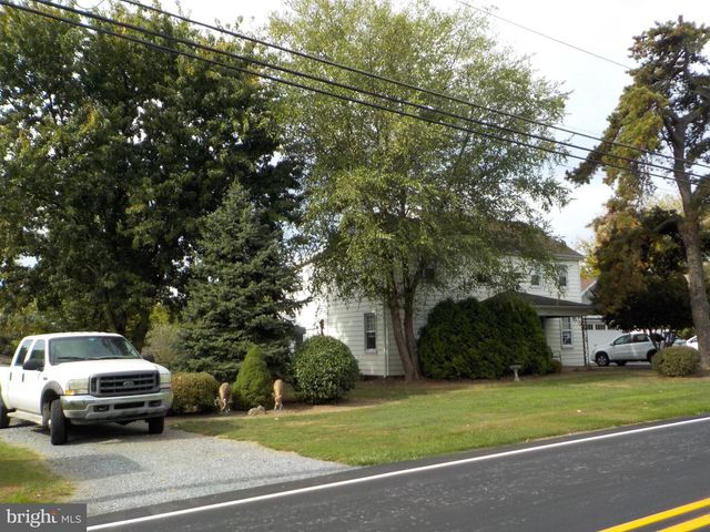 1443 SHUMAKER RD, Manheim, PA 17545