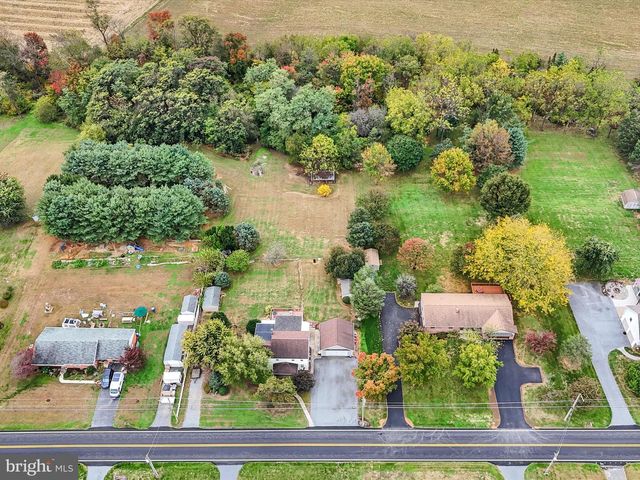 1443 SHUMAKER RD, Manheim, PA 17545