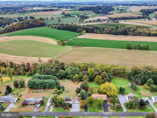 1443 SHUMAKER RD, Manheim, PA 17545