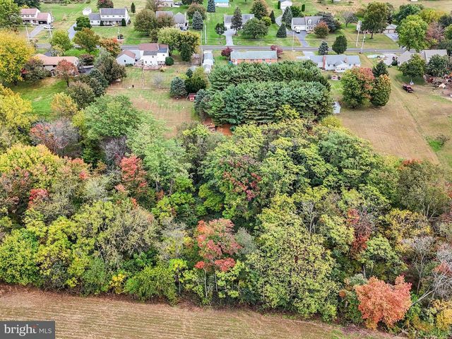 1443 SHUMAKER RD, Manheim, PA 17545