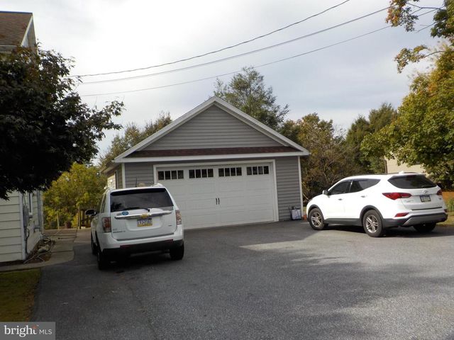 1443 SHUMAKER RD, Manheim, PA 17545