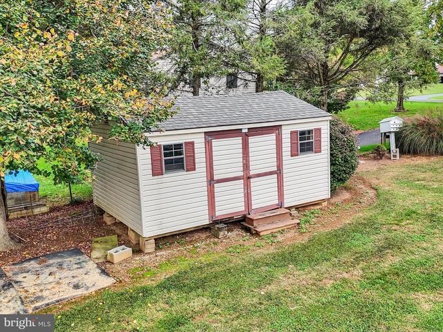 1443 SHUMAKER RD, Manheim, PA 17545