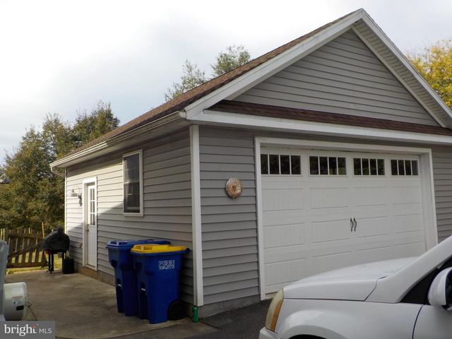 1443 SHUMAKER RD, Manheim, PA 17545