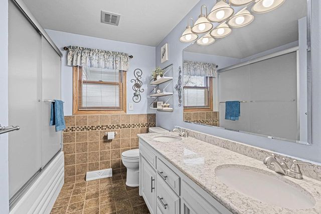 1698 NANCY AVENUE, Green Bay, WI 54303