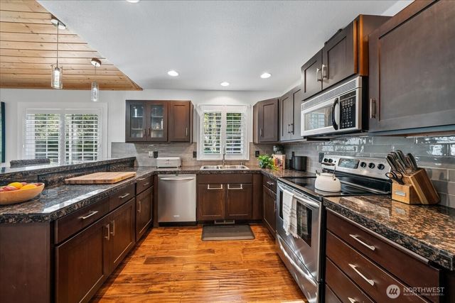 10315 Riviera Drive, Anderson Island, WA 98303