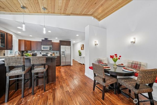 10315 Riviera Drive, Anderson Island, WA 98303