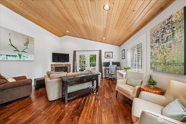 10315 Riviera Drive, Anderson Island, WA 98303