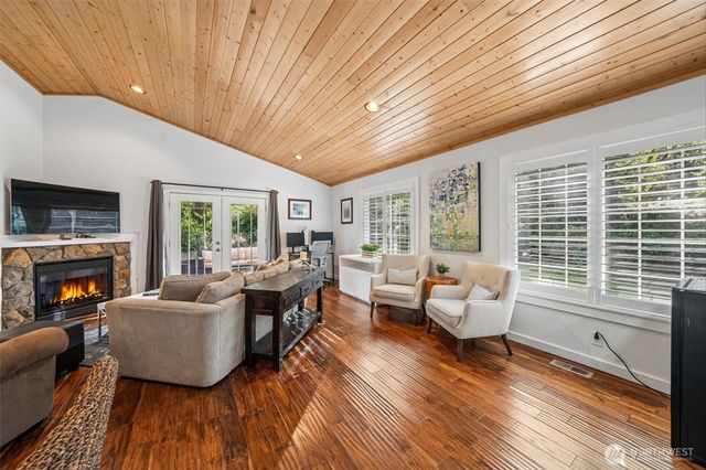 10315 Riviera Drive, Anderson Island, WA 98303