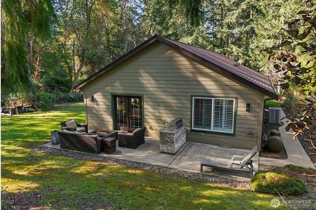 10315 Riviera Drive, Anderson Island, WA 98303