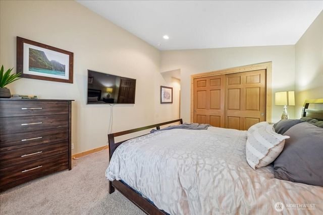 10315 Riviera Drive, Anderson Island, WA 98303