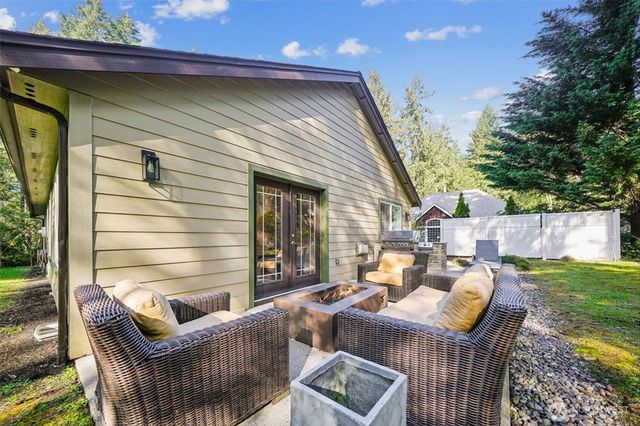 10315 Riviera Drive, Anderson Island, WA 98303