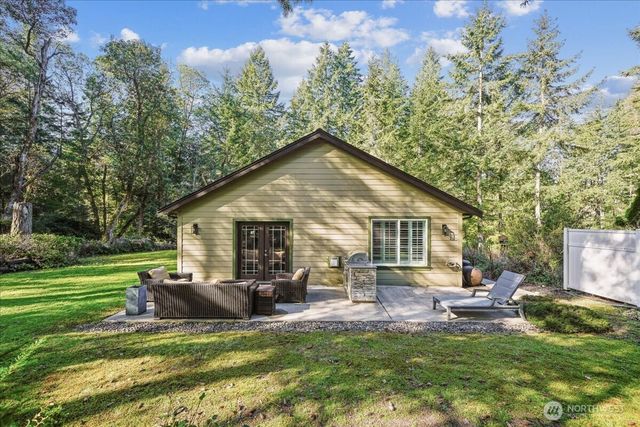 10315 Riviera Drive, Anderson Island, WA 98303
