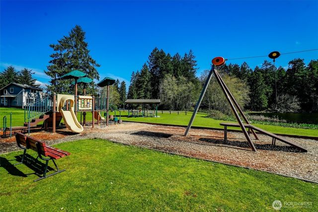 10315 Riviera Drive, Anderson Island, WA 98303