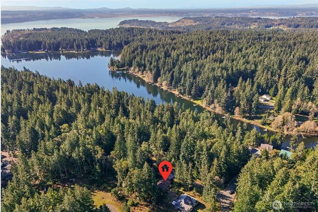 10315 Riviera Drive, Anderson Island, WA 98303