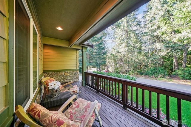 10315 Riviera Drive, Anderson Island, WA 98303