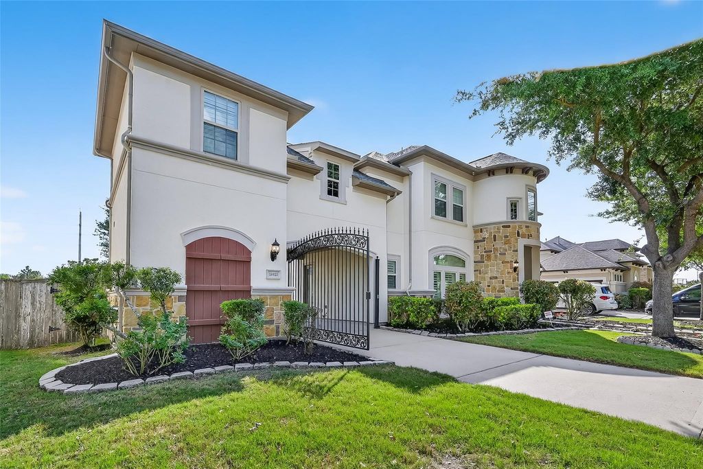28423 Tall Juniper Hill Drive, Katy, TX 77494