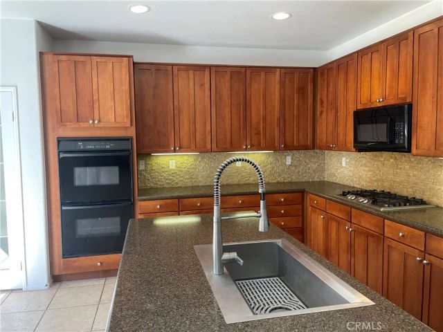 15058 Zircon, Victorville, CA 92394