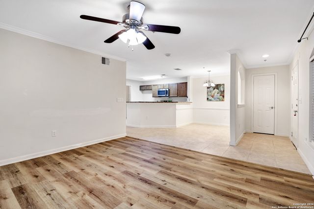 7323 Snowden Rd Apt 3108, San Antonio, TX 78240