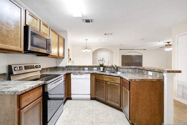 7323 Snowden Rd Apt 3108, San Antonio, TX 78240