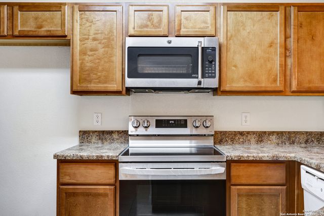 7323 Snowden Rd Apt 3108, San Antonio, TX 78240