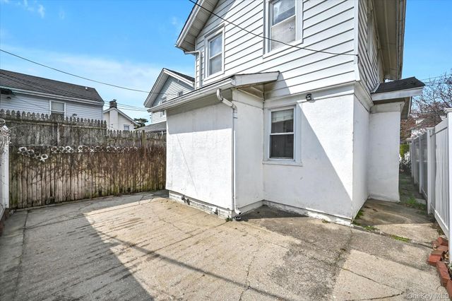 32-17 Murray Street, Flushing, NY 11354