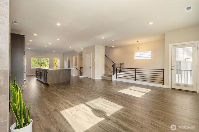 317 207th Street SE, Bothell, WA 98012