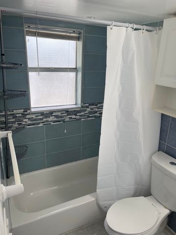 440 SE 2nd Avenue 5, Deerfield Beach, FL 33441