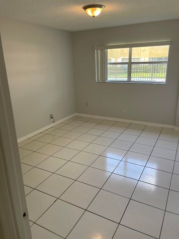 440 SE 2nd Avenue 5, Deerfield Beach, FL 33441