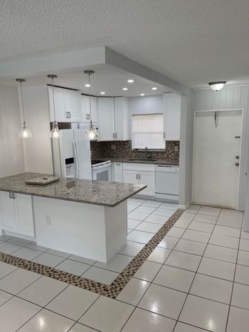 440 SE 2nd Avenue 5, Deerfield Beach, FL 33441