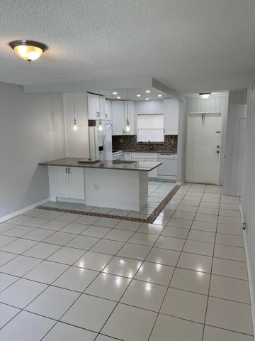 440 SE 2nd Avenue 5, Deerfield Beach, FL 33441