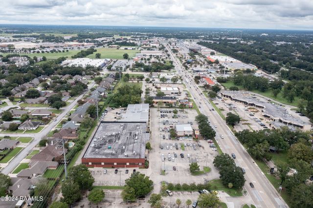 3814 Ambassador Caffery Parkway A, Lafayette, LA 70503