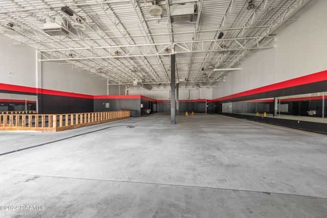 3814 Ambassador Caffery Parkway A, Lafayette, LA 70503