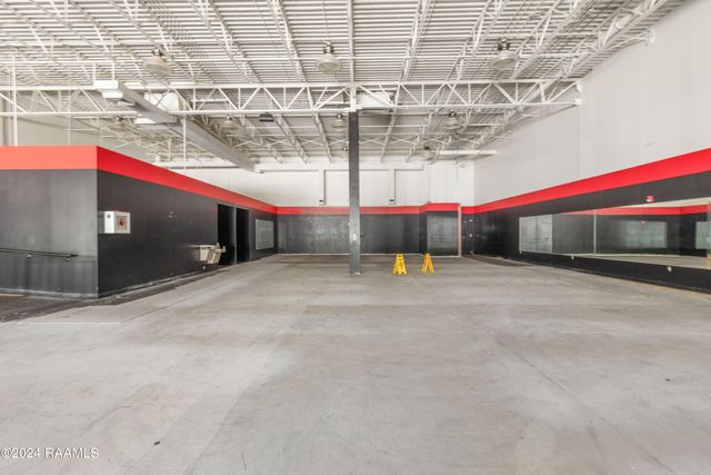 3814 Ambassador Caffery Parkway A, Lafayette, LA 70503