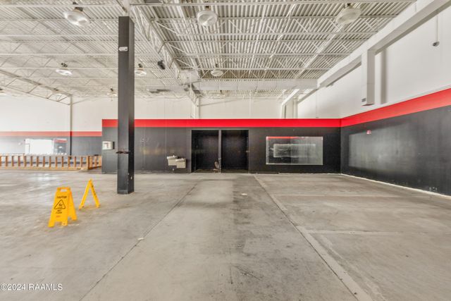 3814 Ambassador Caffery Parkway A, Lafayette, LA 70503